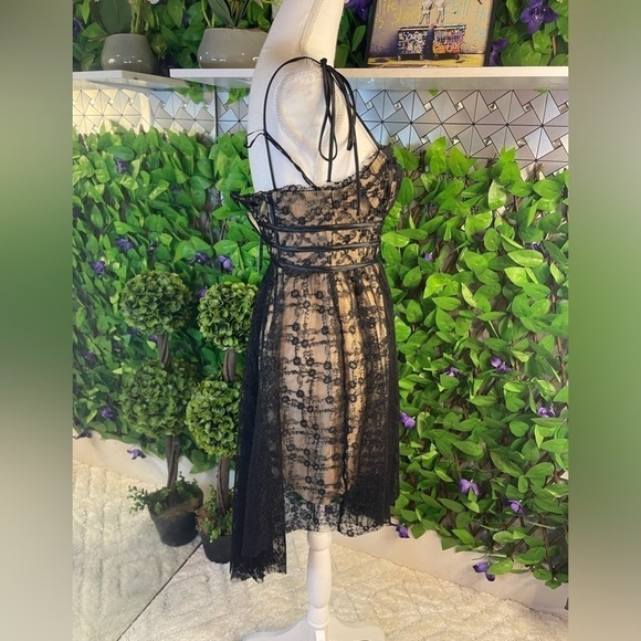 Steve Madden Black Lace Hi-Low Midi Dress with Nude Lining XS NWT Retail $129 - Picture 5 of 16